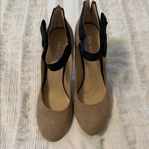 Nine West Taupe Heels with Black Accent